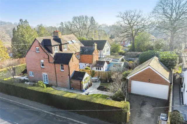 Photo 3 — Coxcombe Lane, Chiddingfold, Godalming, Surrey, GU8 4QA