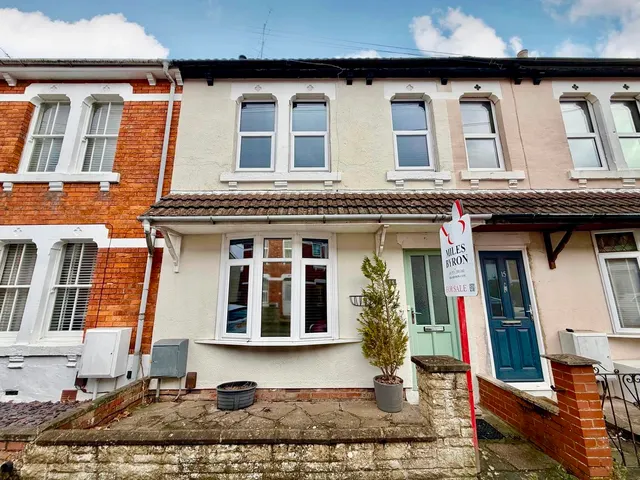 Ripley Road, Swindon, Wiltshire, SN1 4DE, photo 1