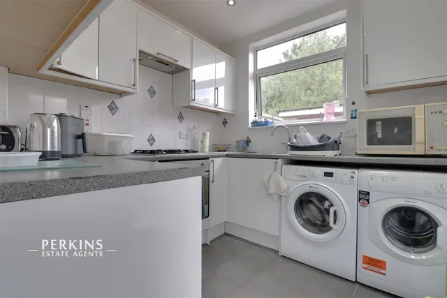 Chestnut Grove, Wembley, HA0, photo 2