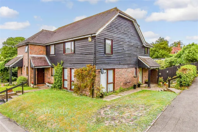 Eastwell Barn Mews, Tenterden, TN30, photo 1