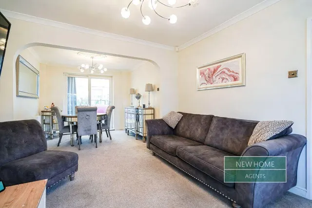 Fairholme Drive, Mansfield, NG19, photo 3
