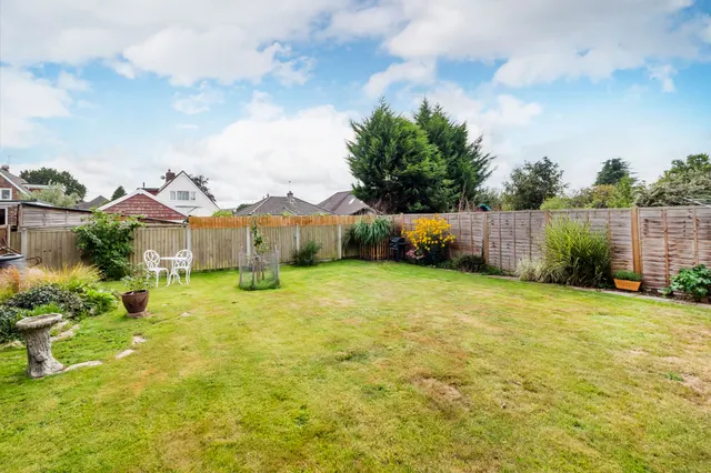 Photo 3 — 142 Northfield Road, Ringwood, Ringwood, BH24 1SU