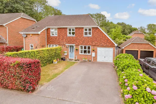 The Ridgeway, Lympne, CT21, photo 1