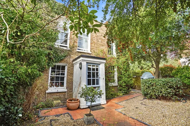 Thames Street, Hampton, TW12 2DX, photo 1