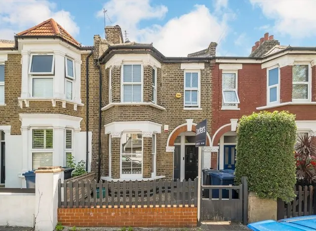 Petersfield Road, Acton, W3, photo 1