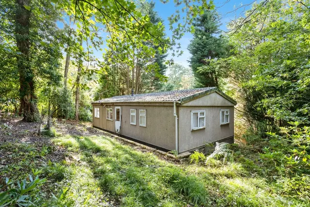 Woodpecker Way, Turners Hill Park, RH10, photo 1