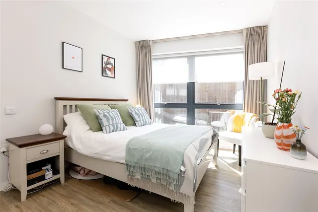 1 bedroom flat — Dee Road, Richmond, TW9