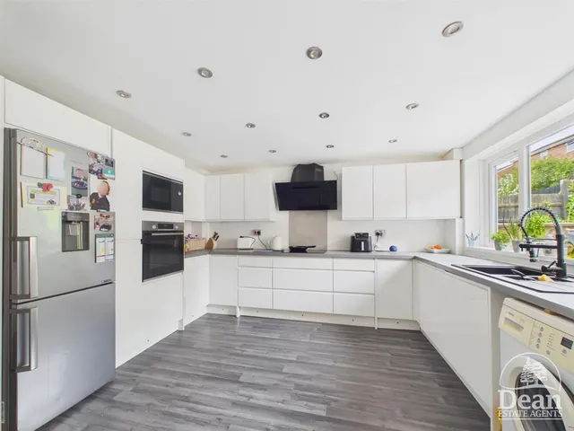 Photo 3 — Woodland Rise, Lydney