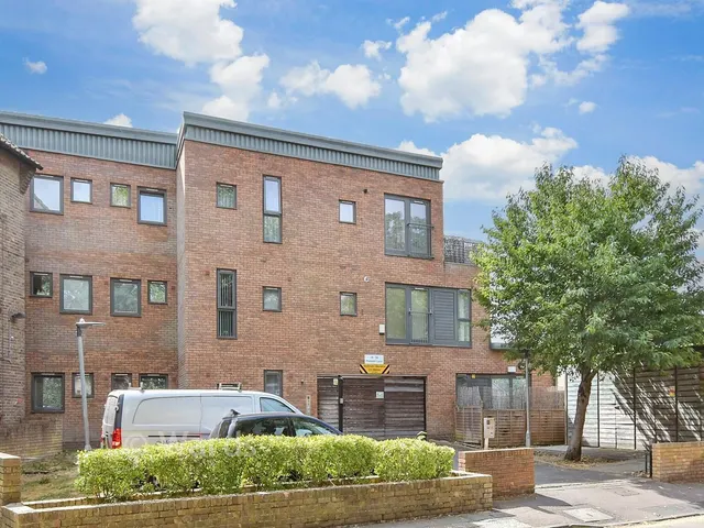 Penpool Lane, Welling, DA16, photo 1