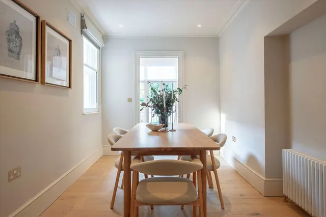 Elizabeth Street, London, SW1W, photo 2