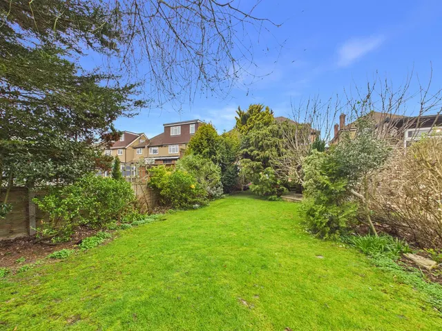 Photo 2 — Wood Rise, Pinner, HA5 2JD