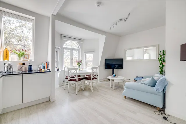 New Kings Road, London, SW6, photo 1