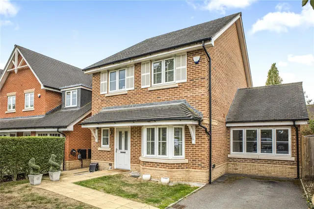 Rose Meadow, West End, GU24, photo 1