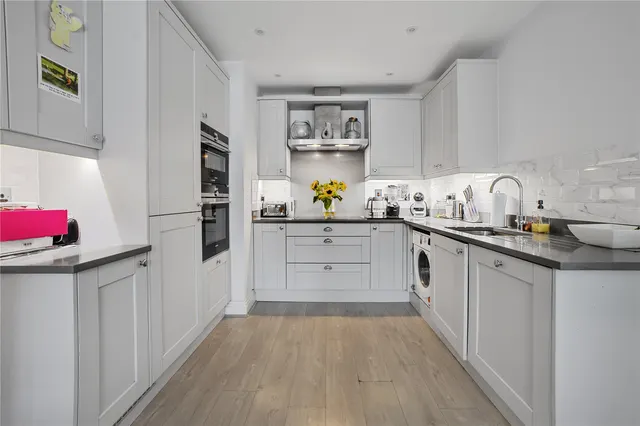 Rose Meadow, West End, GU24, photo 2