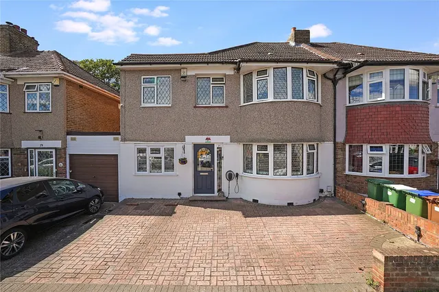 Selsey Crescent, DA16, photo 1