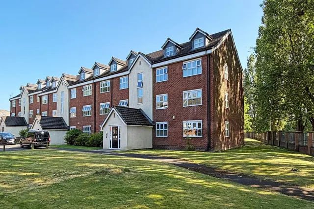 186 Hall Lane, Manchester M23 1NB, photo 1