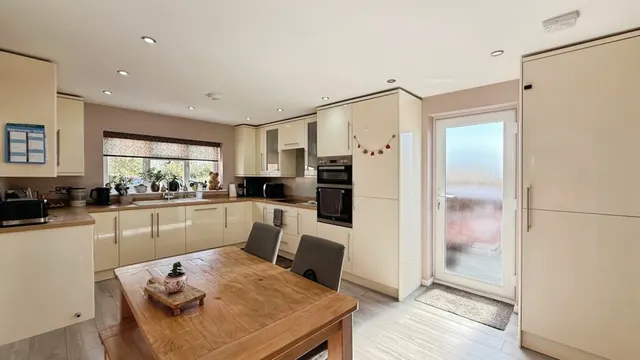 Clearwood View, Chapmanslade, BA13, photo 3