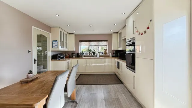 Clearwood View, Chapmanslade, BA13, photo 2