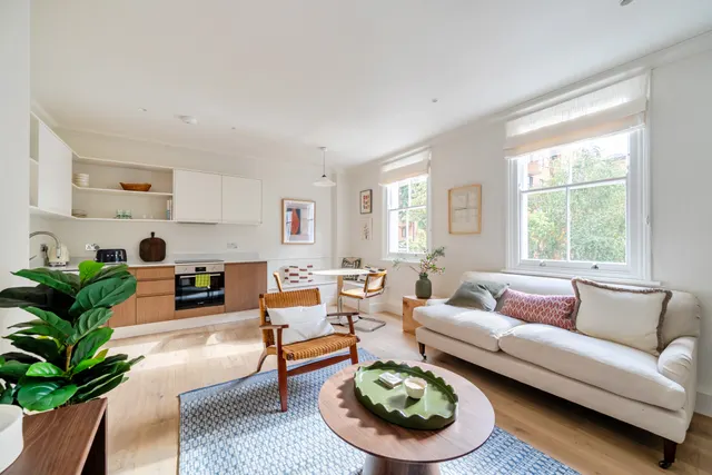 Pembroke Road, London, W8, photo 1