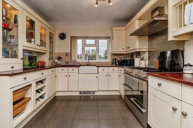 Wrexham Avenue, Walsall, WS2, photo 2