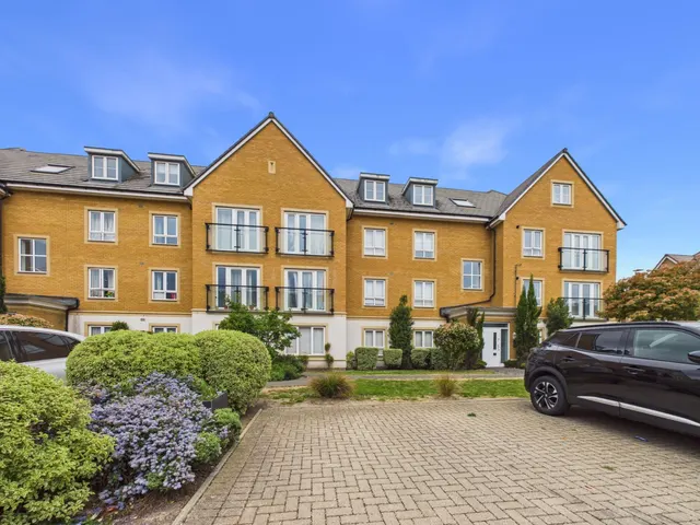 Langley, Berkshire, photo 1