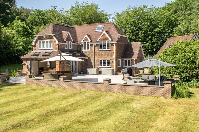Photo 2 — Moor Park Way, Farnham, Surrey, GU9