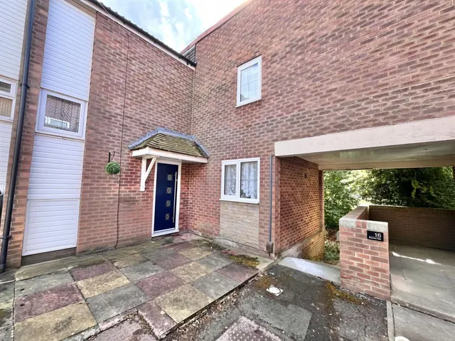 Budworth Walk, Wilmslow, SK9, photo 1