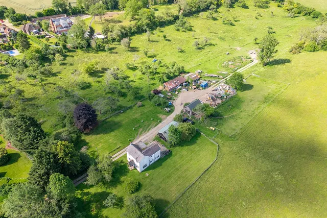Valley Road, Hughenden Valley, HP14, photo 1