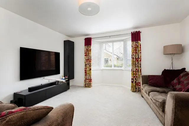 Dove House Close, Godmanchester, PE29, photo 2