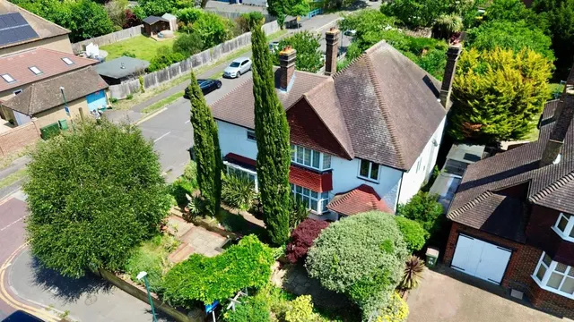 Avenue Road, Sutton, SM2 6JB, photo 1