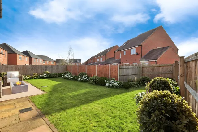 Photo 3 — Jenkins Avenue, Retford