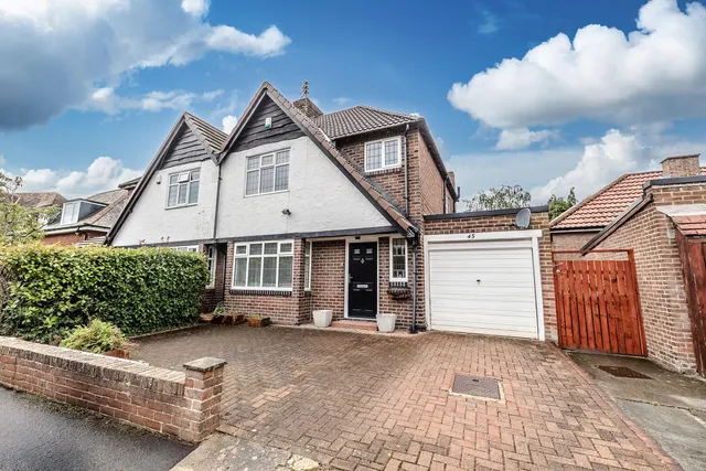 Woolsington Gardens, Woolsington, photo 1