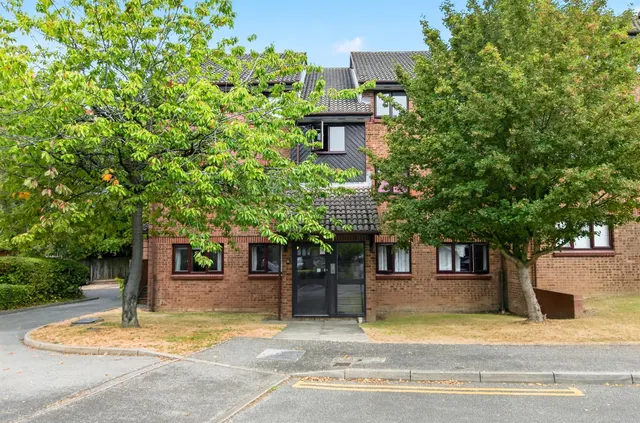 Tudor Close, Hatfield, AL10, photo 1