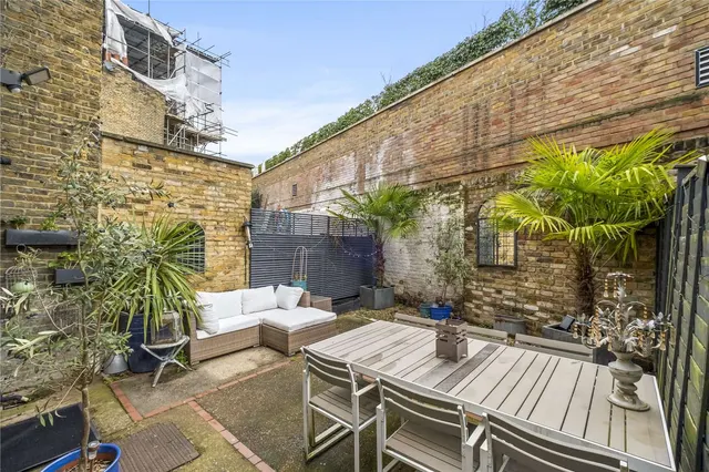 Heyford Avenue, London, SW8 1EB, photo 1