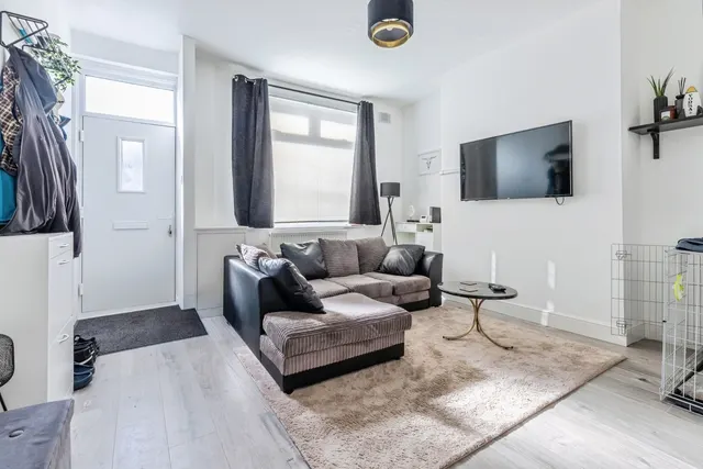 Dean Street, Radcliffe, M26, photo 3
