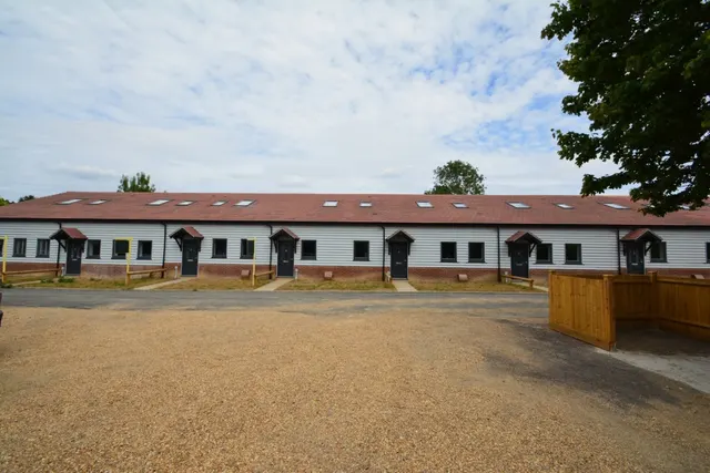 Alford, Cranleigh, photo 1