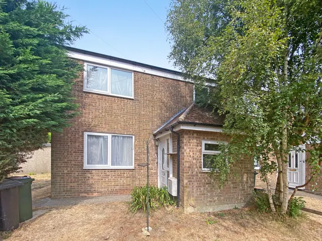 3 bedroom house — Bentley Road, Willesborough, Ashford, TN24 0HS