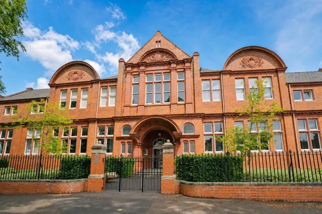 3 bedroom flat, The Old Library, Leamington Spa