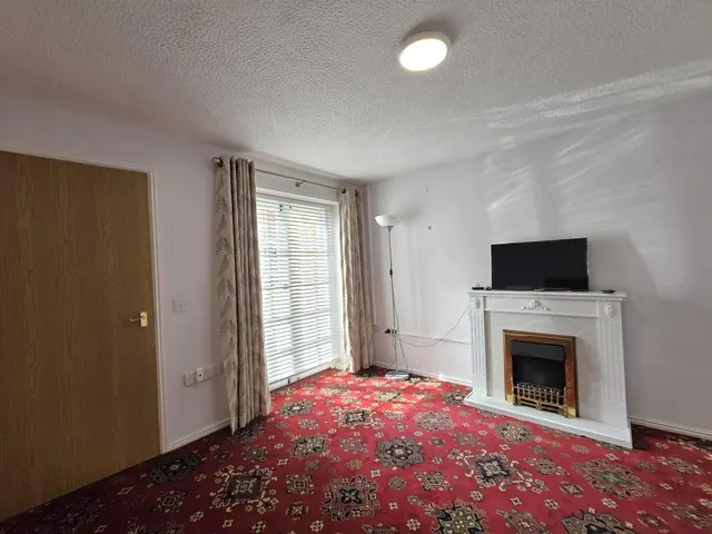 Photo 2 — Scalby Road, Scarborough YO12 5QB