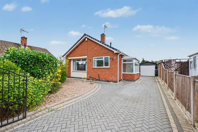 Ellerslie Grove, Sandiacre, NG10, photo 1