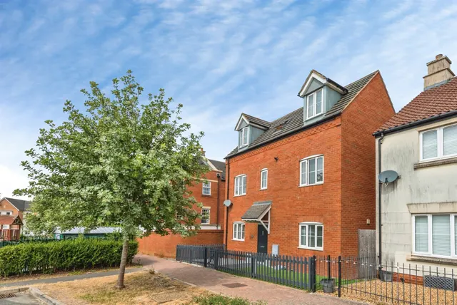 Fenby Place, Swindon, photo 1