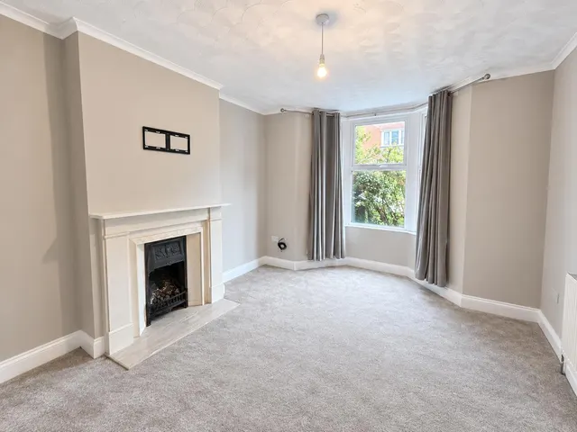 Photo 2 — Queens Road, High Wycombe, HP13