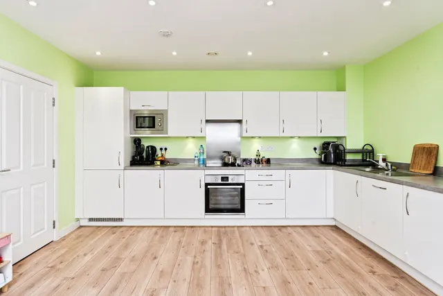 Shipbuilding Way, Upton Park, E13, photo 3