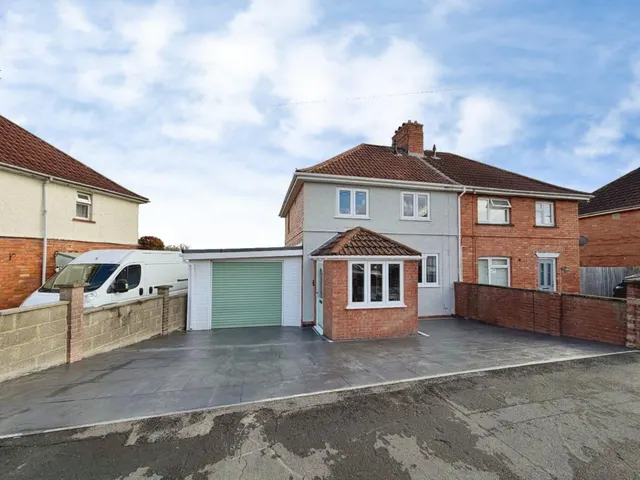 Willinton Road, Knowle, BS4, photo 1