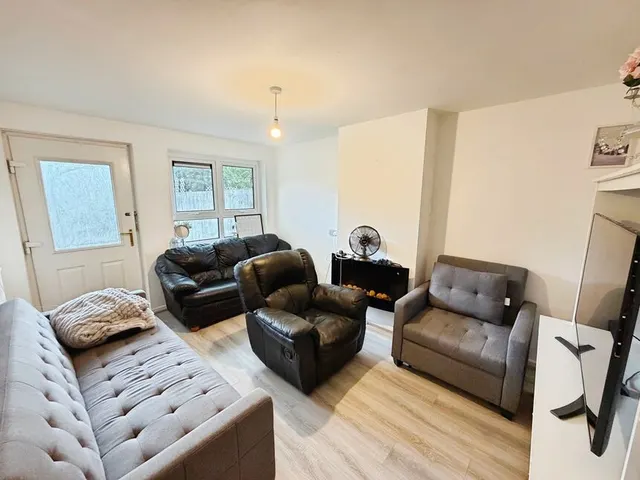 Blue Gates Road, Leicester, LE4, photo 2