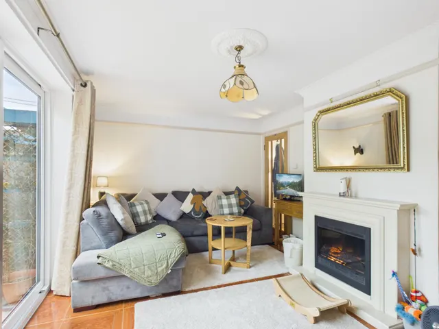 Photo 2 — Stanfield, Tadley, RG26