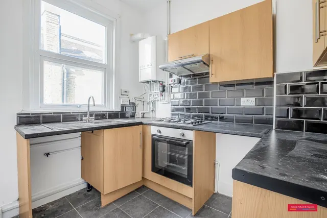 Inchmery Road, London, SE6, photo 1