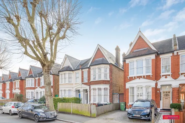 Inchmery Road, London, SE6, photo 3