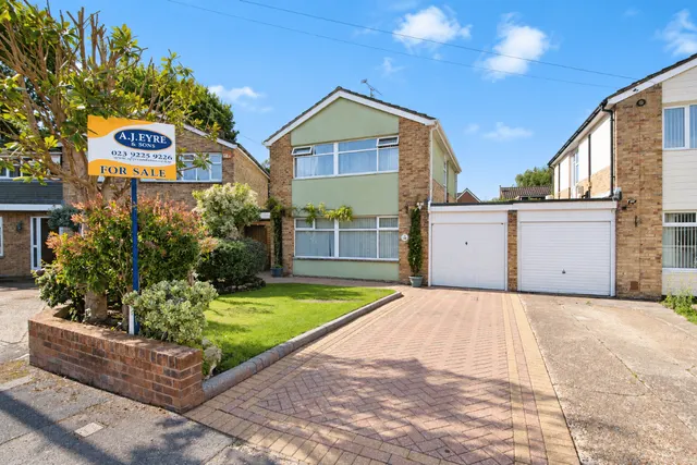 Stephen Close, Waterlooville, PO8, photo 1