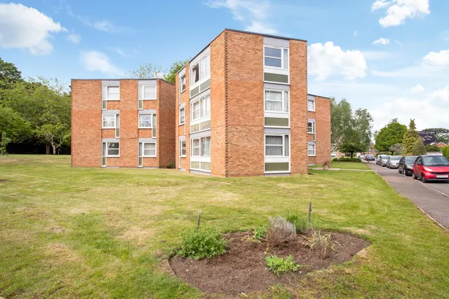 Heathside, WEYBRIDGE, KT13, photo 1